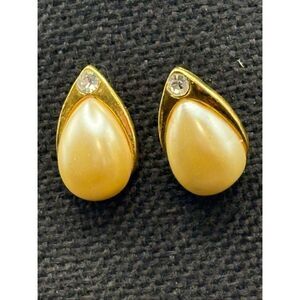 Vintage Pearl Earrings, Post, Cream Pearl and Gold, Unique